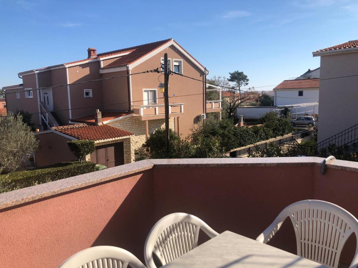 Apartment Milka Vir Εξωτερικό φωτογραφία