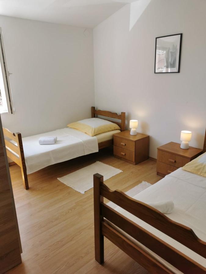 Apartment Milka Vir Εξωτερικό φωτογραφία